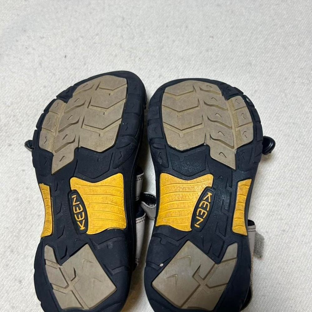Keen Newport H2 Sandals Big Kid's Size 3 Youth Sand and Black - Picture 5 of 6